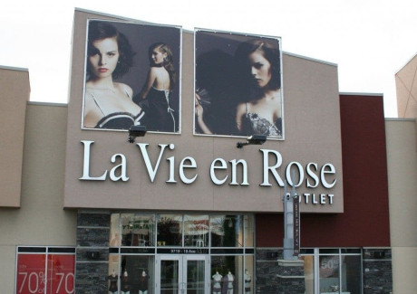 La Vie en Rose - Southcentre Mall